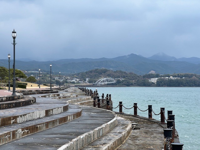 Nábřeží v Minamatském parku