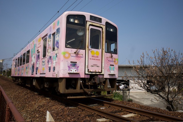 Růžový vlak s postavičkami