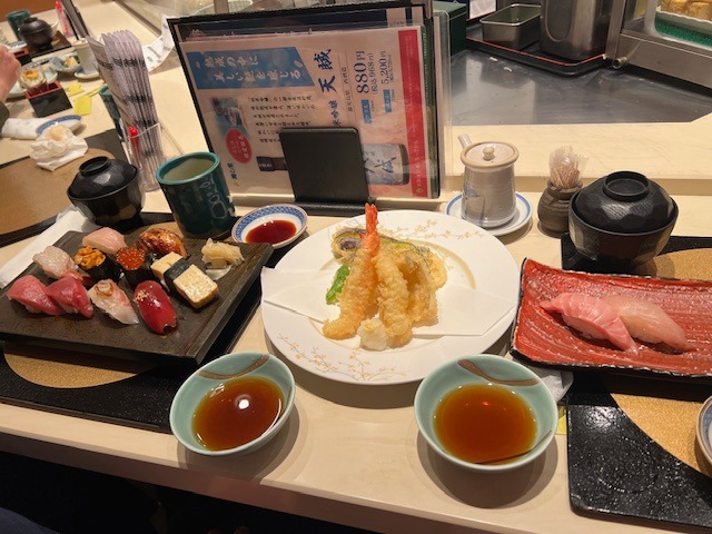 Sushi a tempura set k večeři