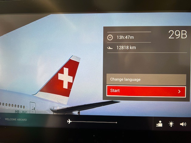 Displej s informacemi o letu a vzdálenosti