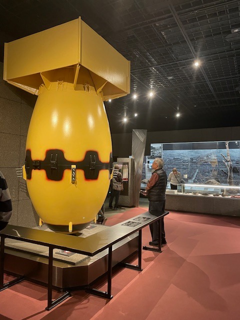 Model atomové bomby