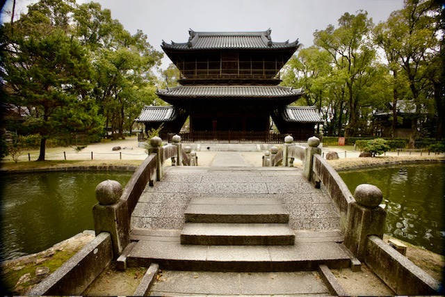 Most v chrámu Šófukudži