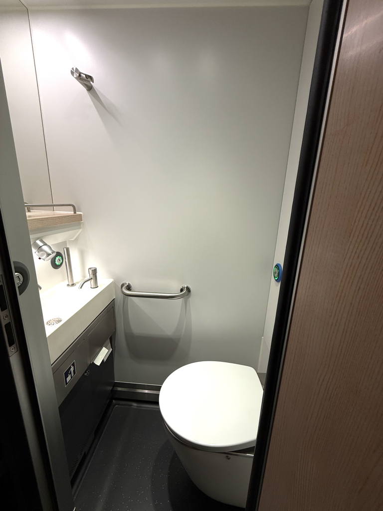 Koupelna s WC v kupé