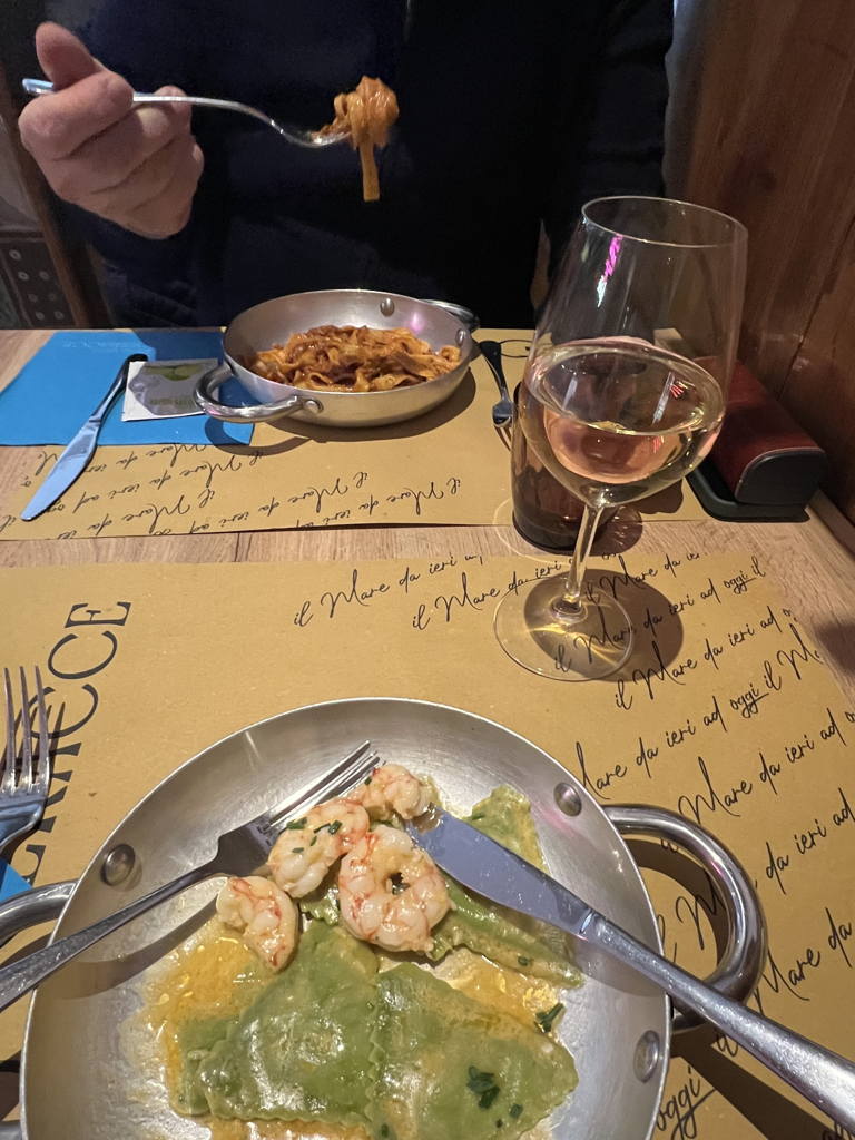 Oběd - ravioli a tagliatelle