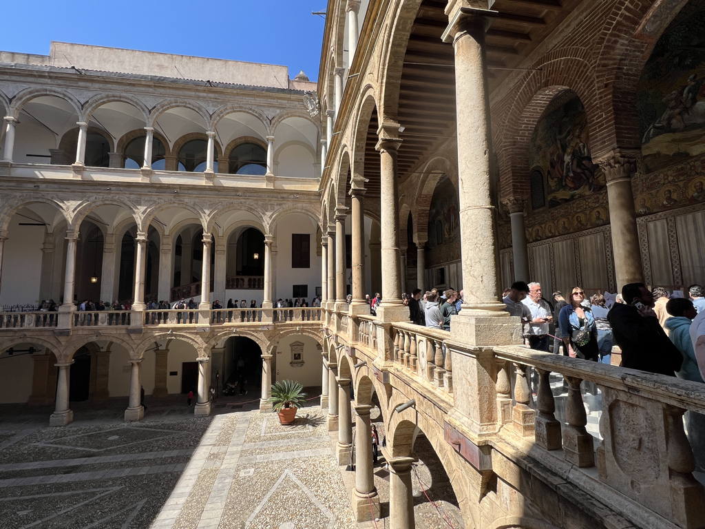 Nádvoří Palazzo dei Normanni
