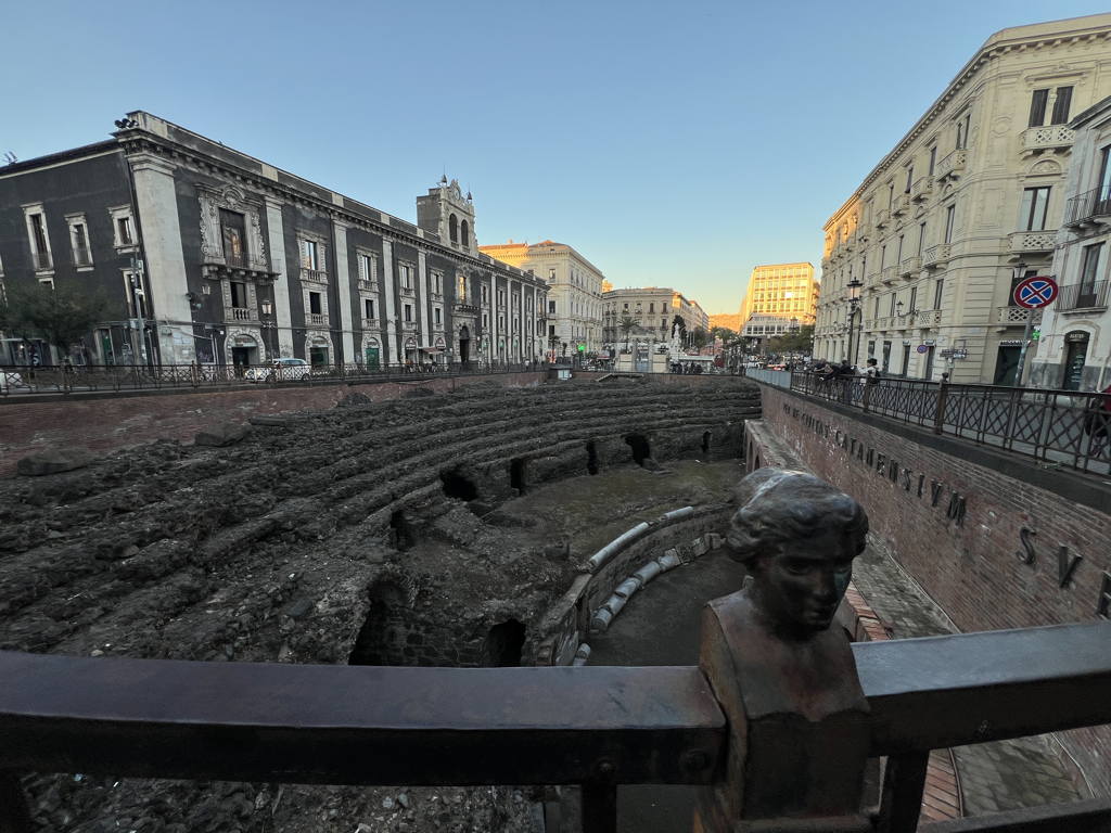 Antické koloseum v Katánii